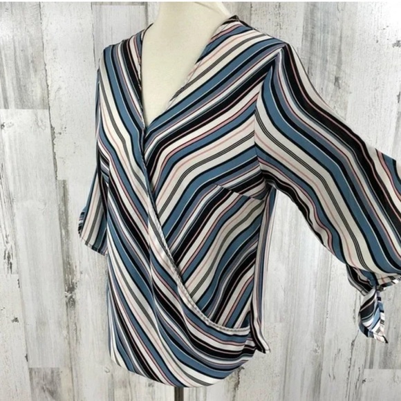 W5 Anthropologie Wrap Front Striped Top Sz M
$22$89 | Size: Large - Picture 2 of 9